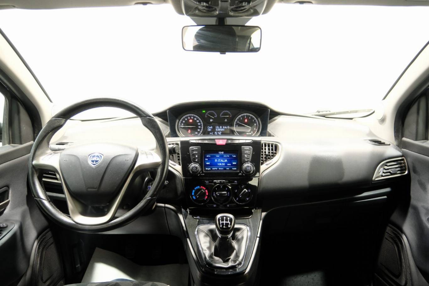 LANCIA Ypsilon 11