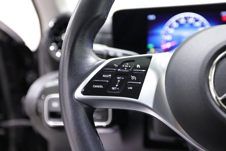 MERCEDES-BENZ A 180 22