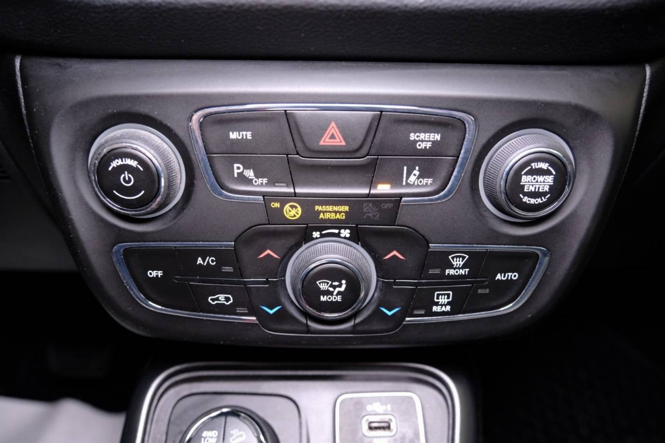 JEEP Compass 27