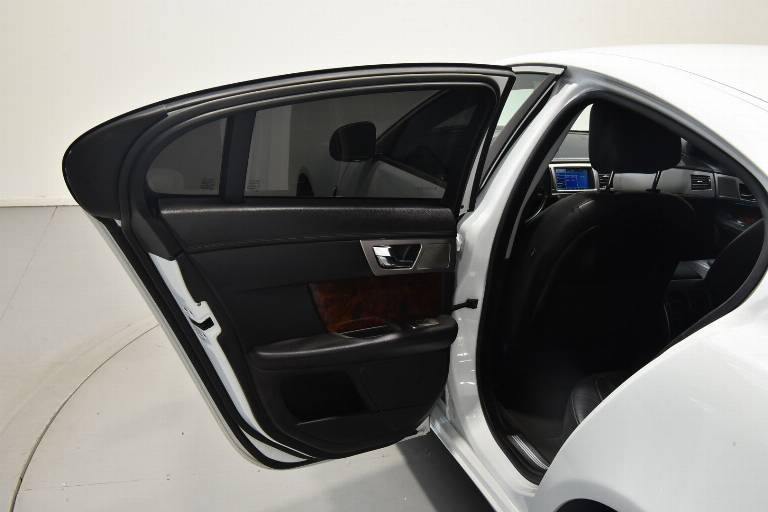 JAGUAR XF 37