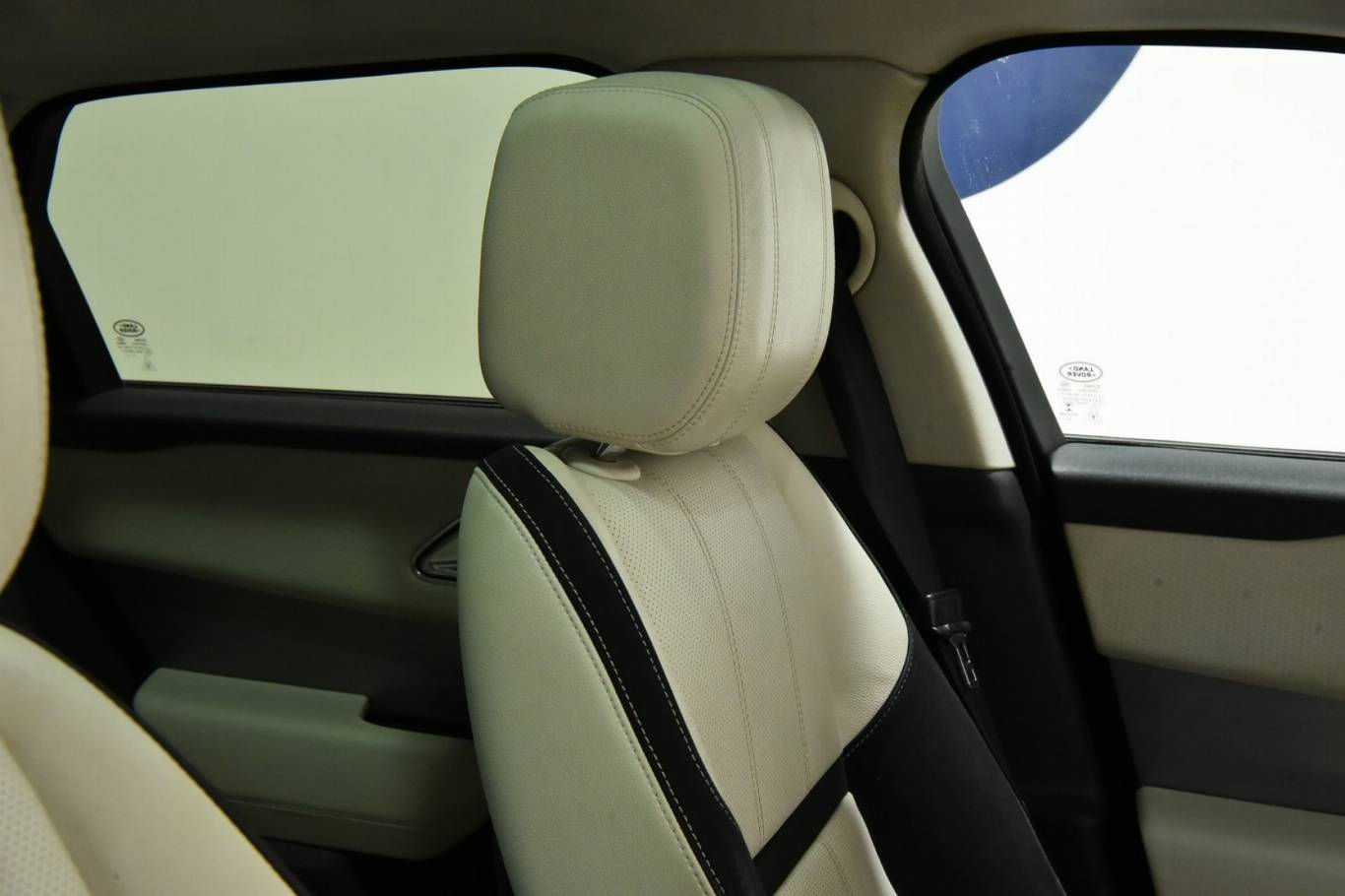 LAND ROVER Range Rover Velar 37