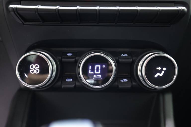 RENAULT Captur 27