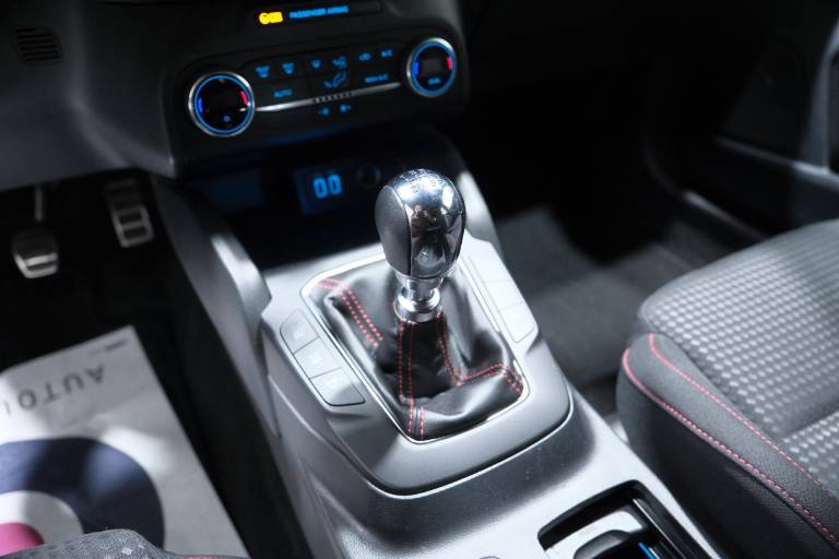 FORD Focus 28