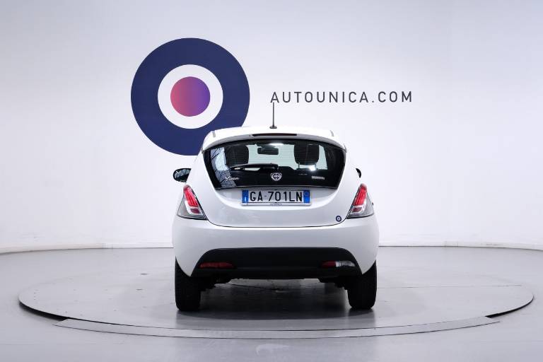 LANCIA Ypsilon 16