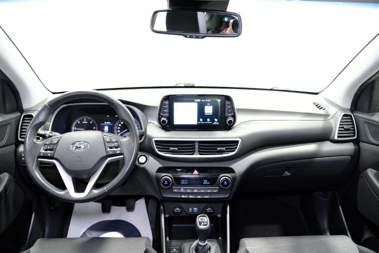 HYUNDAI Tucson 10