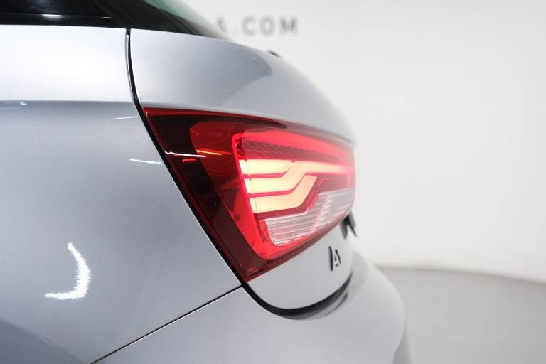 AUDI A1 43