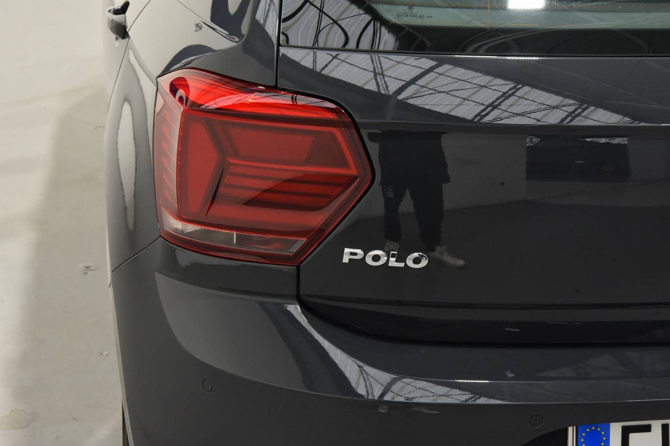 VOLKSWAGEN Polo 19