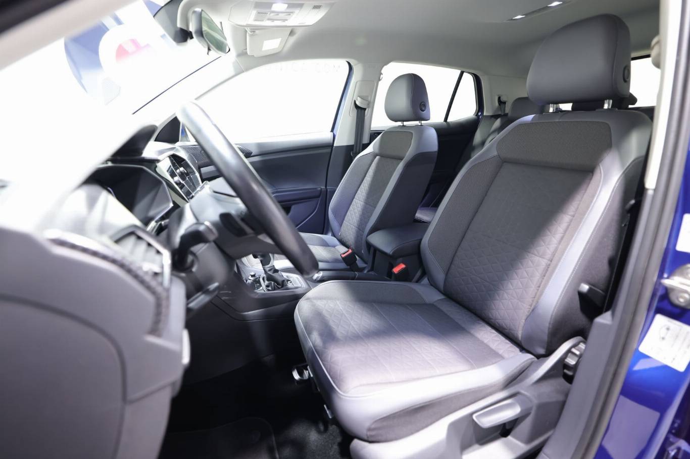 VOLKSWAGEN T-Cross 6
