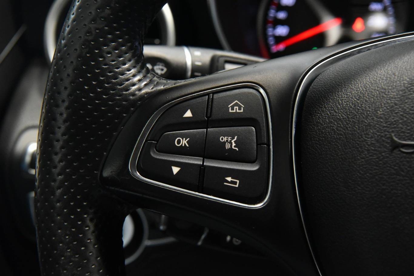 MERCEDES-BENZ C 220 7