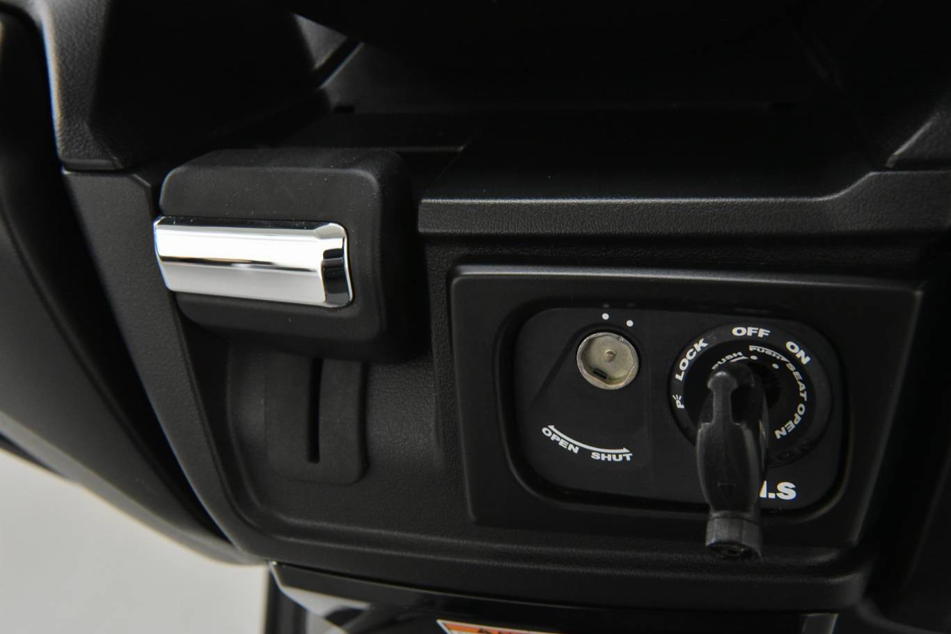 SUZUKI Burgman AN 400 19