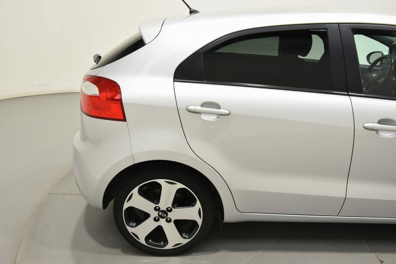 KIA Rio 43