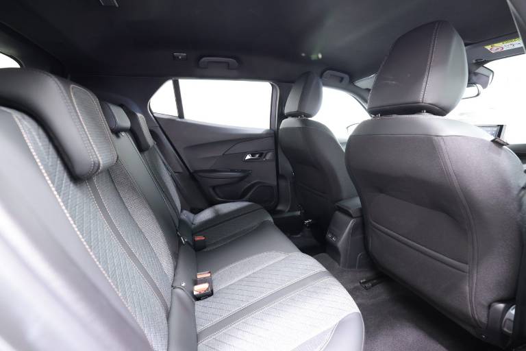 PEUGEOT 2008 44