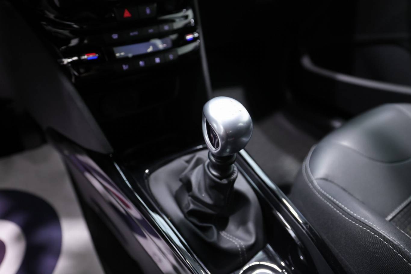 PEUGEOT 2008 29