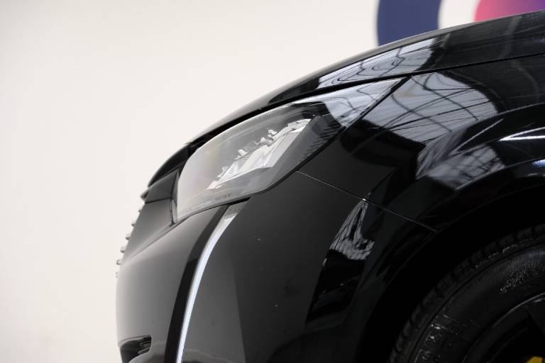 PEUGEOT 208 13