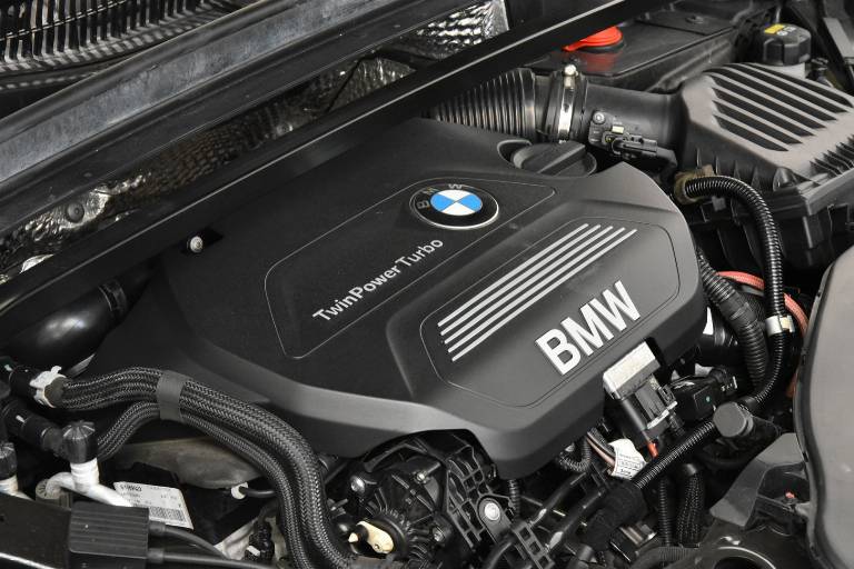 BMW X1 52