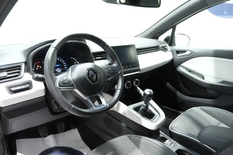 RENAULT Clio 5