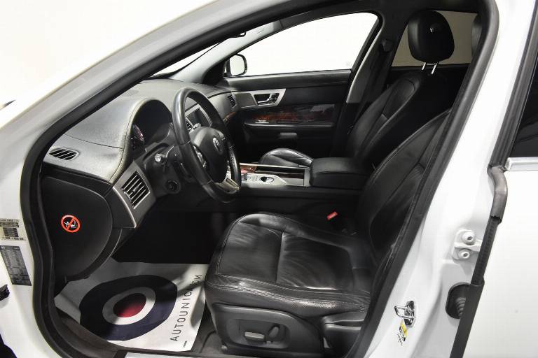 JAGUAR XF 4