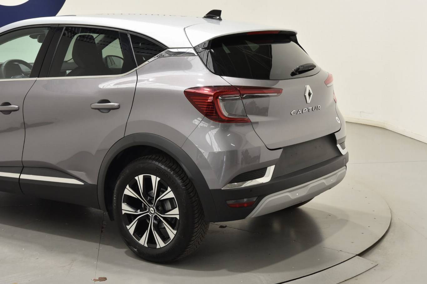 RENAULT Captur 24