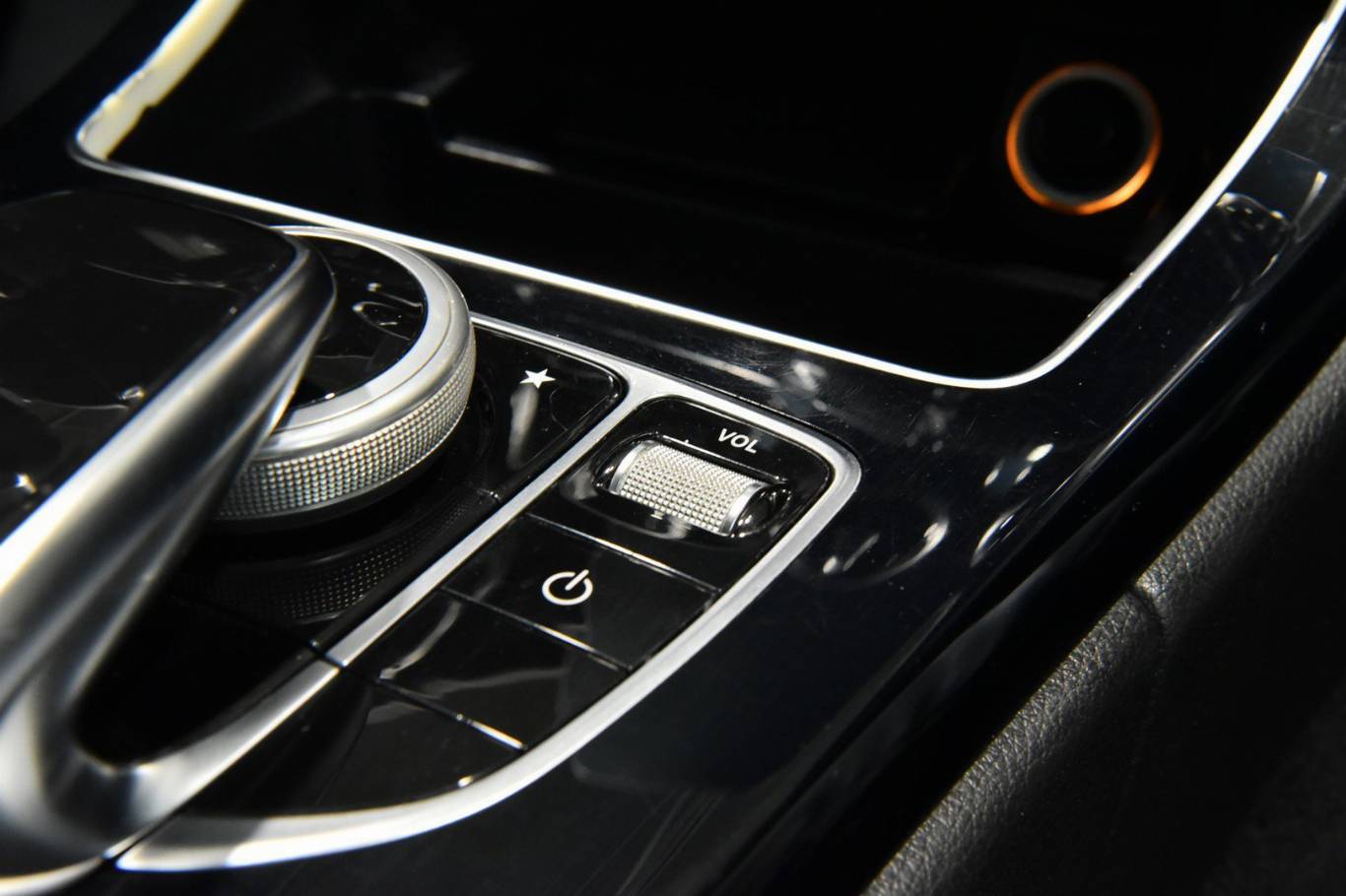 MERCEDES-BENZ C 220 23