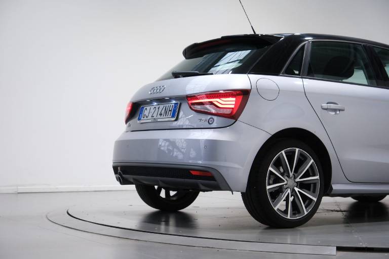 AUDI A1 52