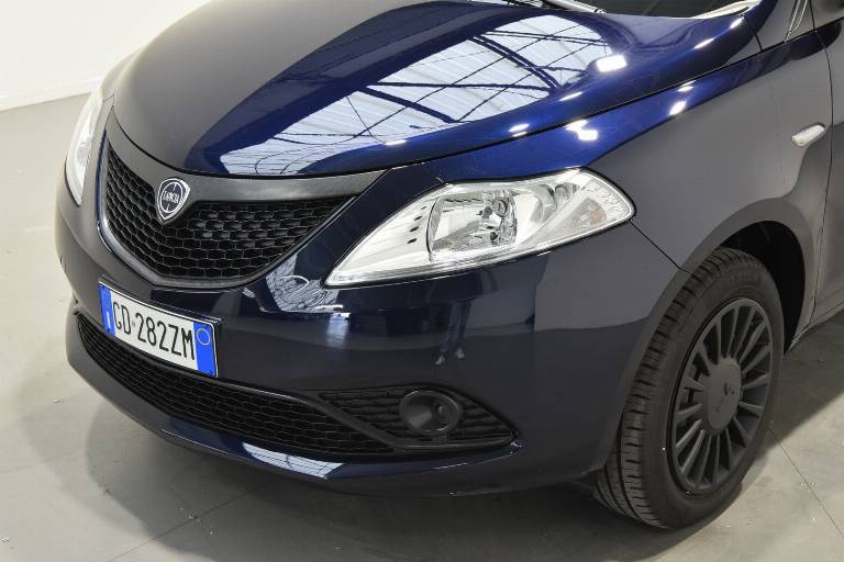 LANCIA Ypsilon 48