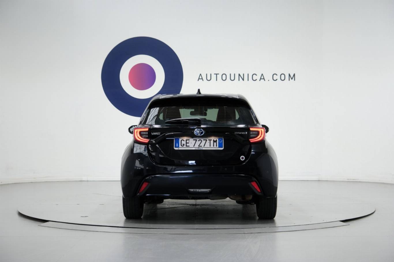 TOYOTA Yaris 15