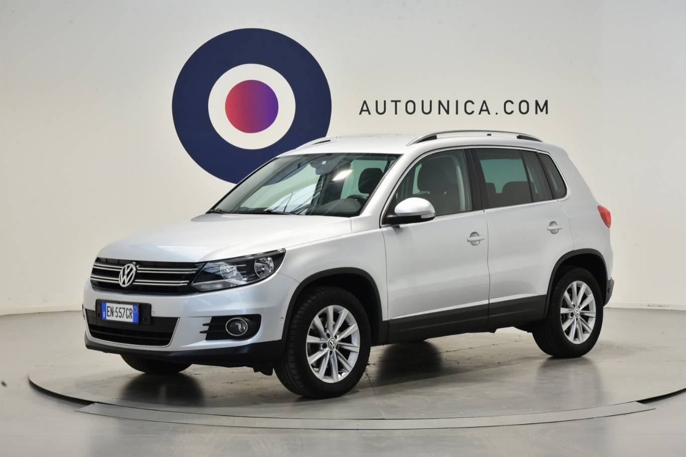 VOLKSWAGEN Tiguan 1