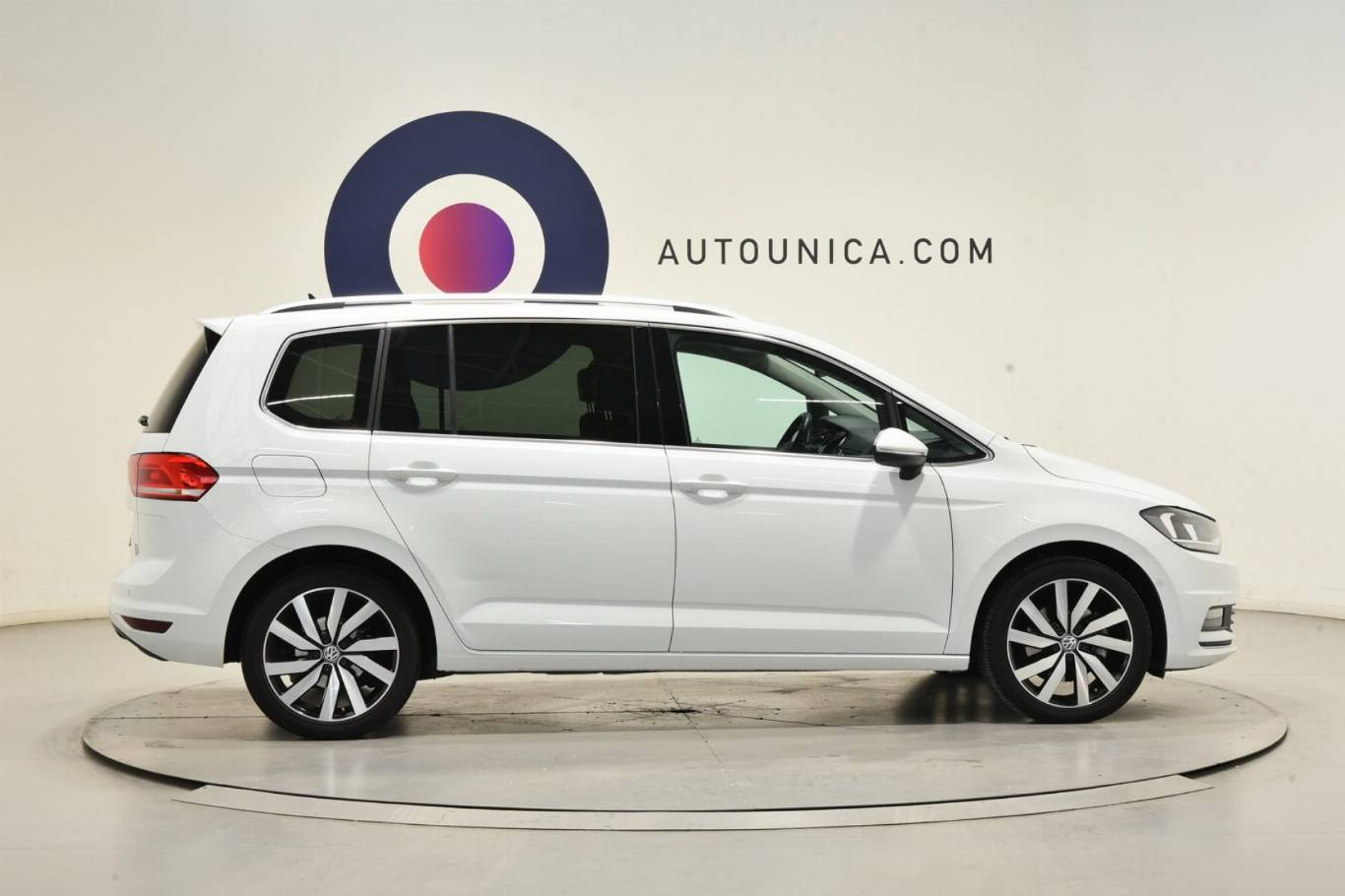VOLKSWAGEN Touran 31