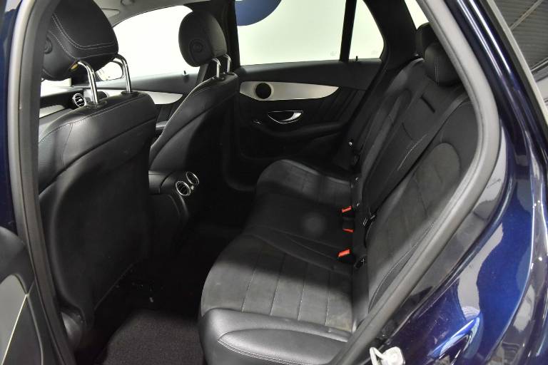 MERCEDES-BENZ GLC 220 23