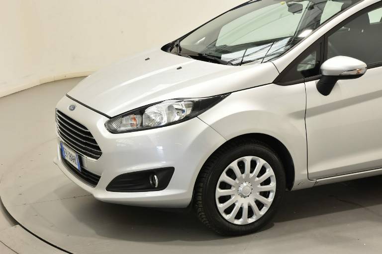 FORD Fiesta 15