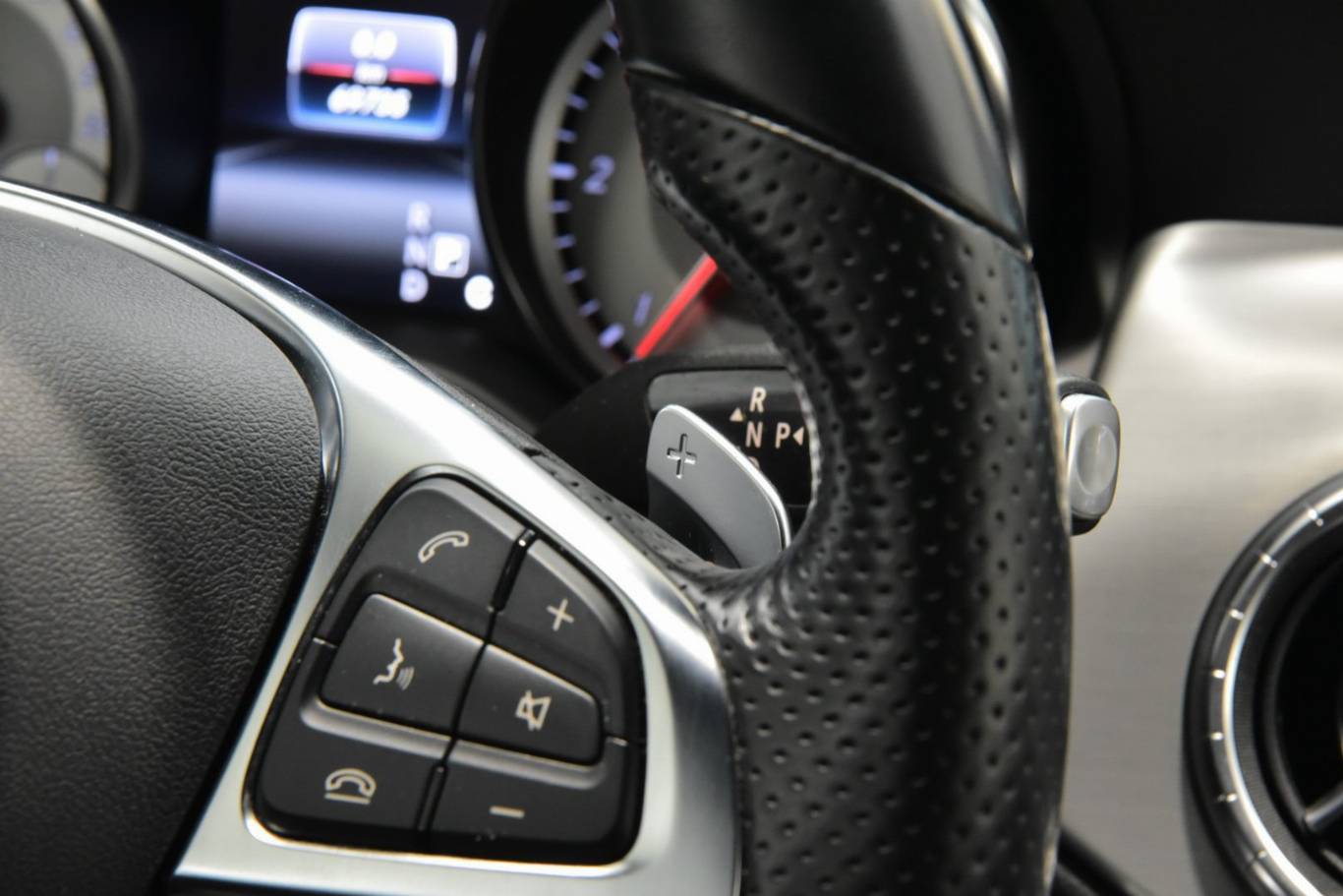 MERCEDES-BENZ CLA 200 47