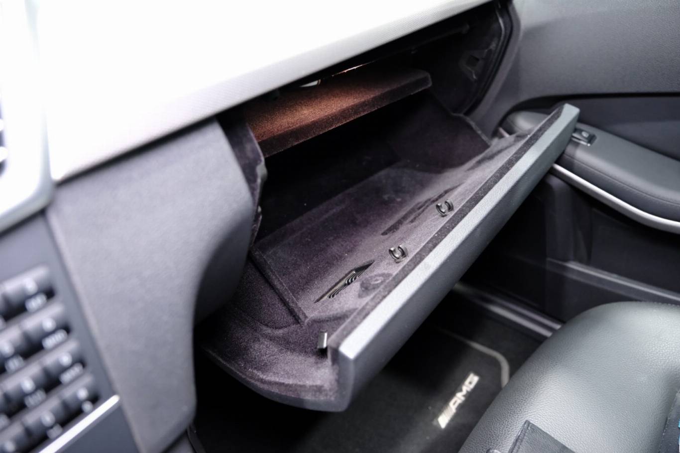 MERCEDES-BENZ E 250 38