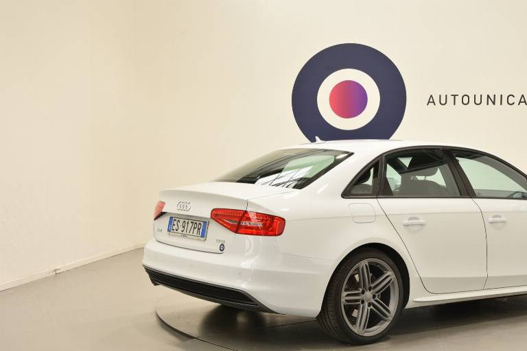 AUDI A4 18