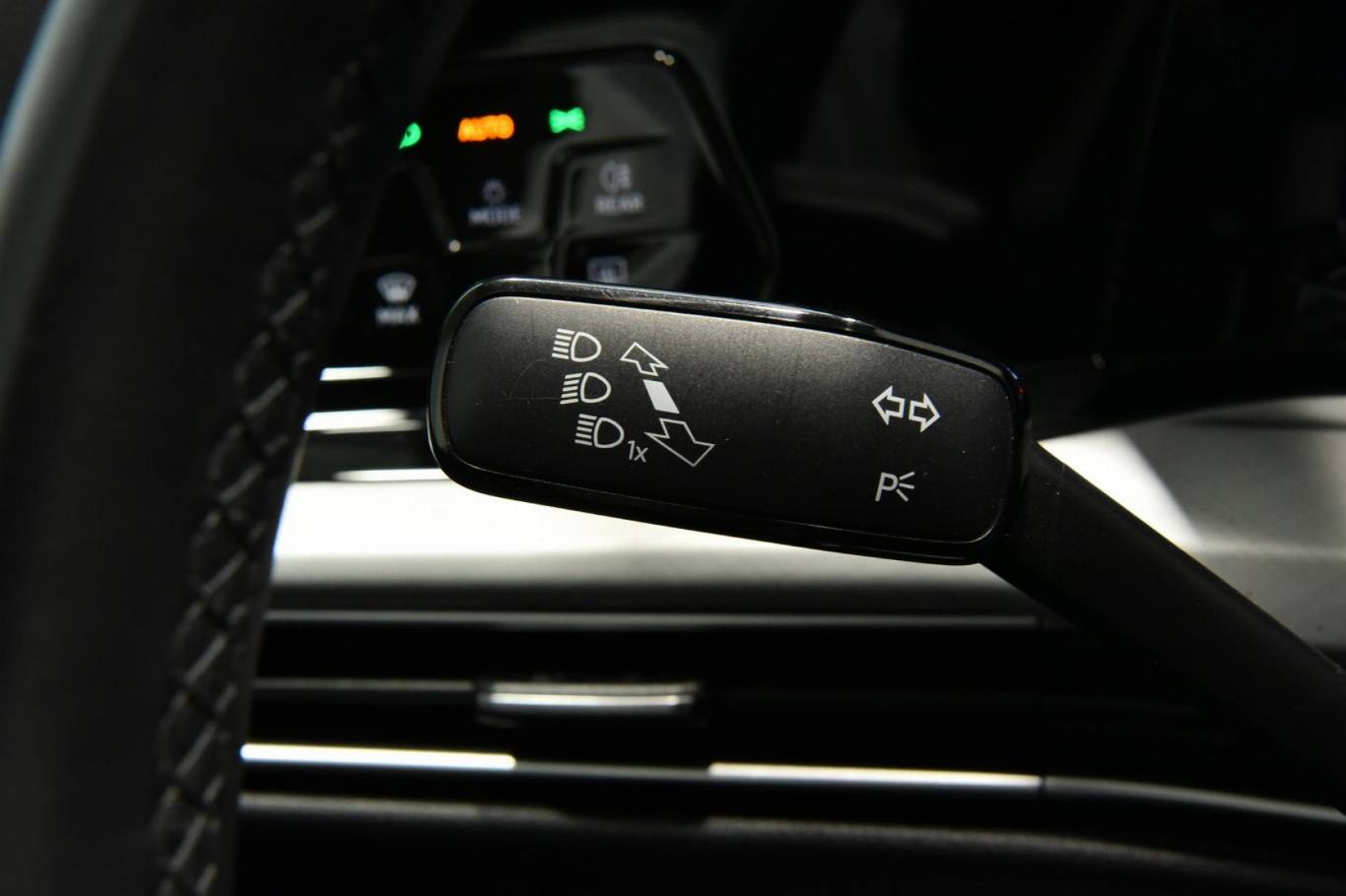 VOLKSWAGEN Golf Variant 26