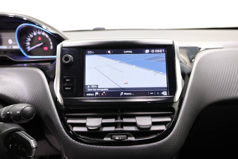 PEUGEOT 2008 27