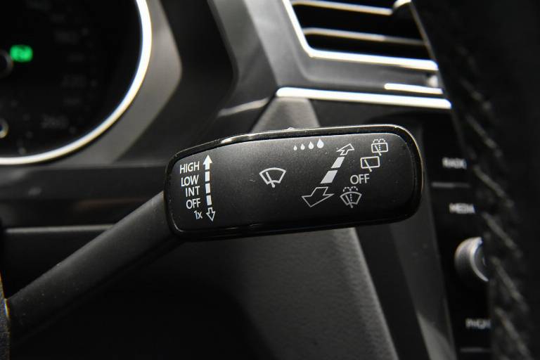 VOLKSWAGEN Tiguan 27