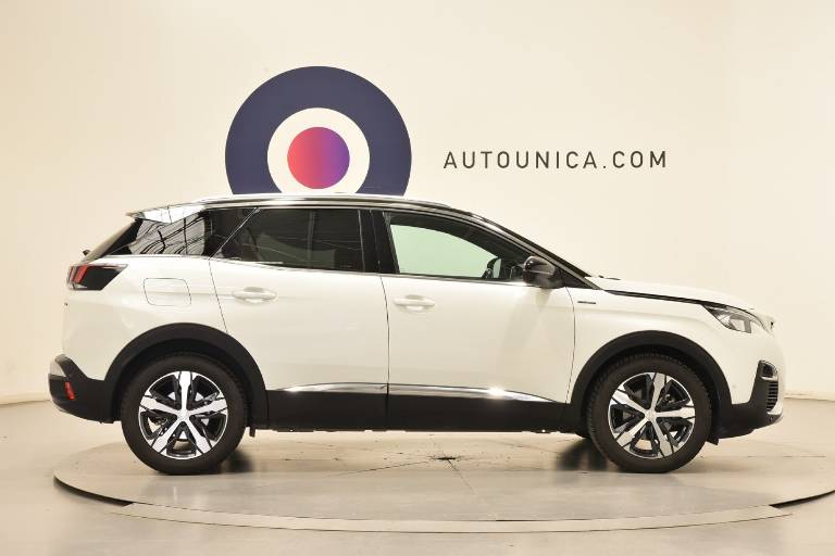 PEUGEOT 3008 4