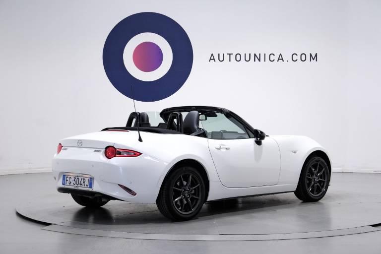 MAZDA MX-5 16