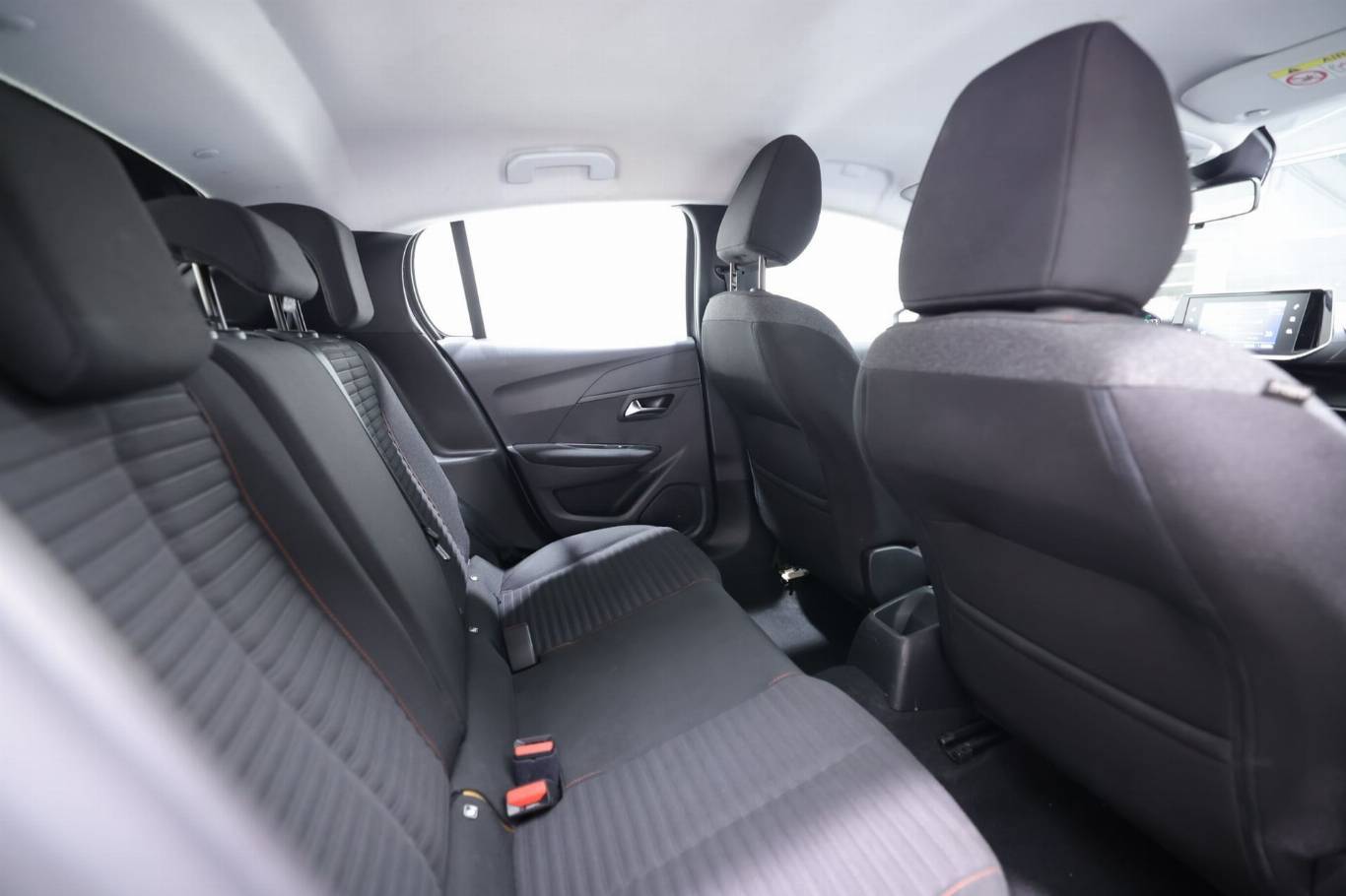 PEUGEOT 208 45