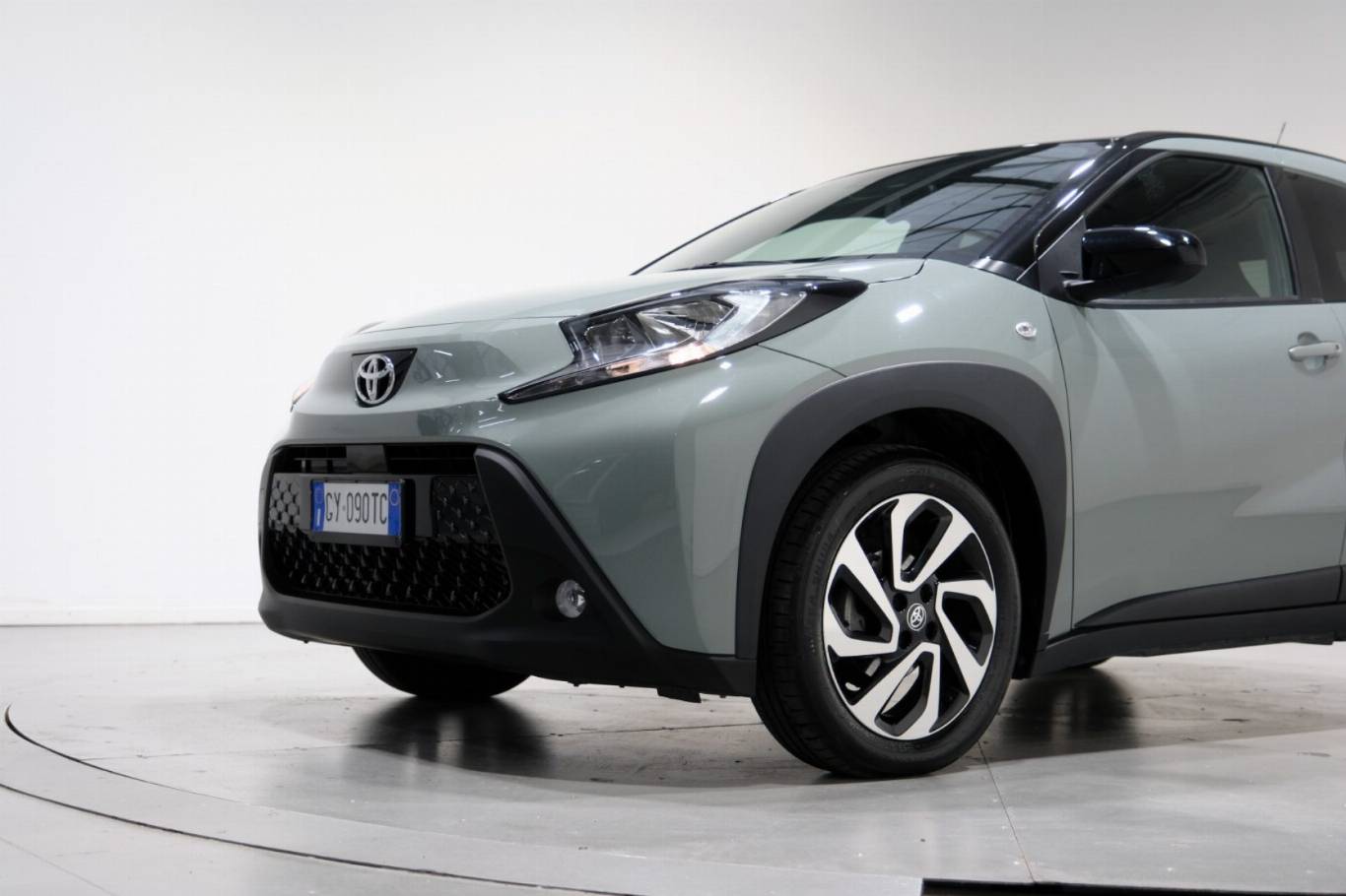 TOYOTA Aygo X 12