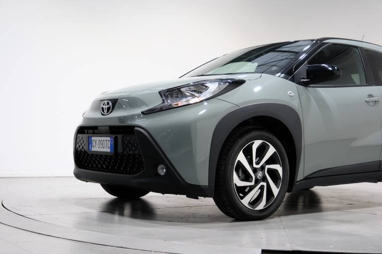 TOYOTA Aygo X 12