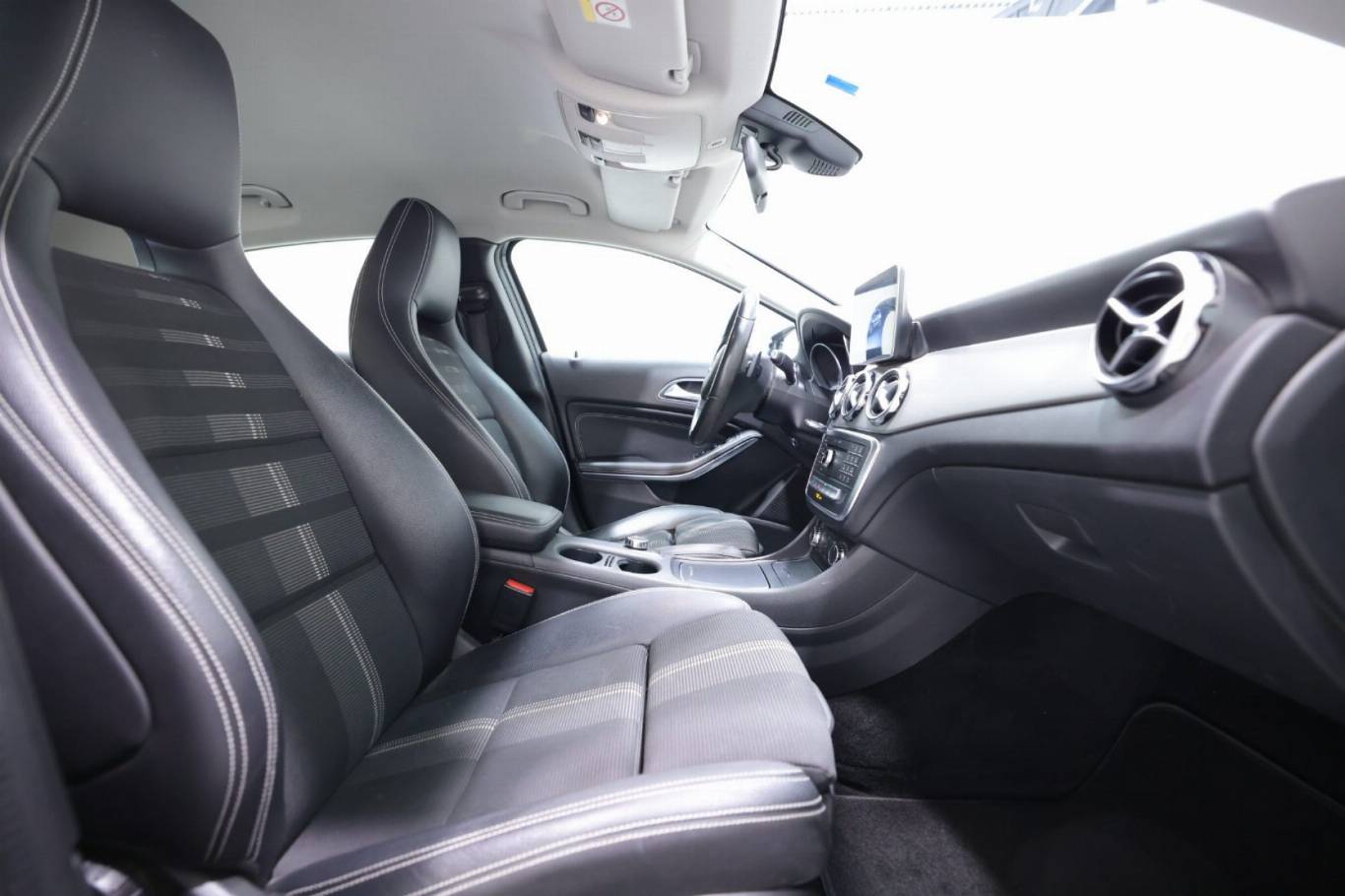 MERCEDES-BENZ GLA 200 45