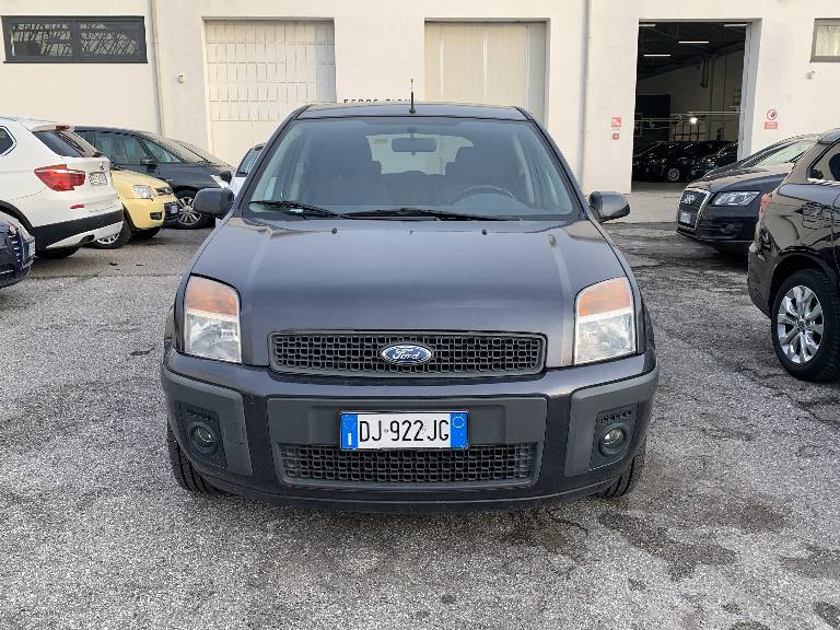 FORD Fusion 2