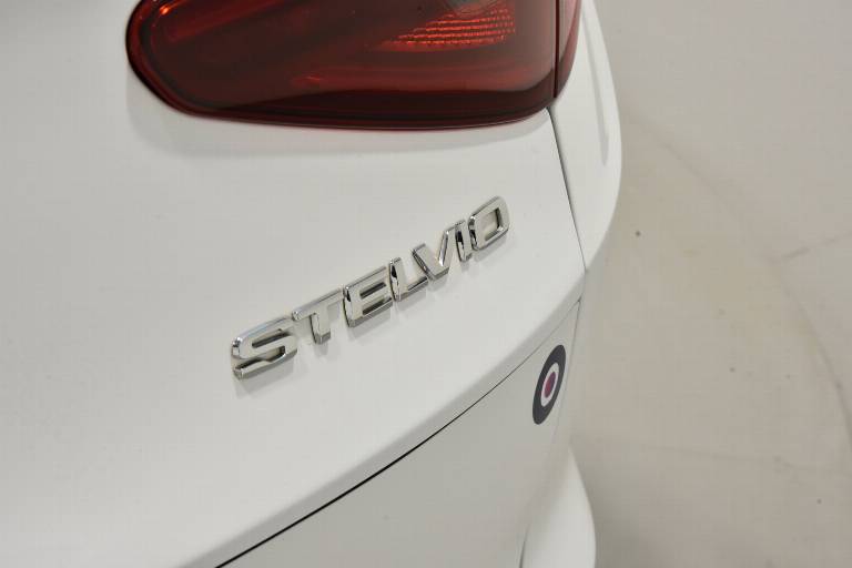 ALFA ROMEO Stelvio 59