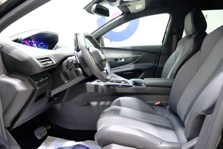 PEUGEOT 3008 14