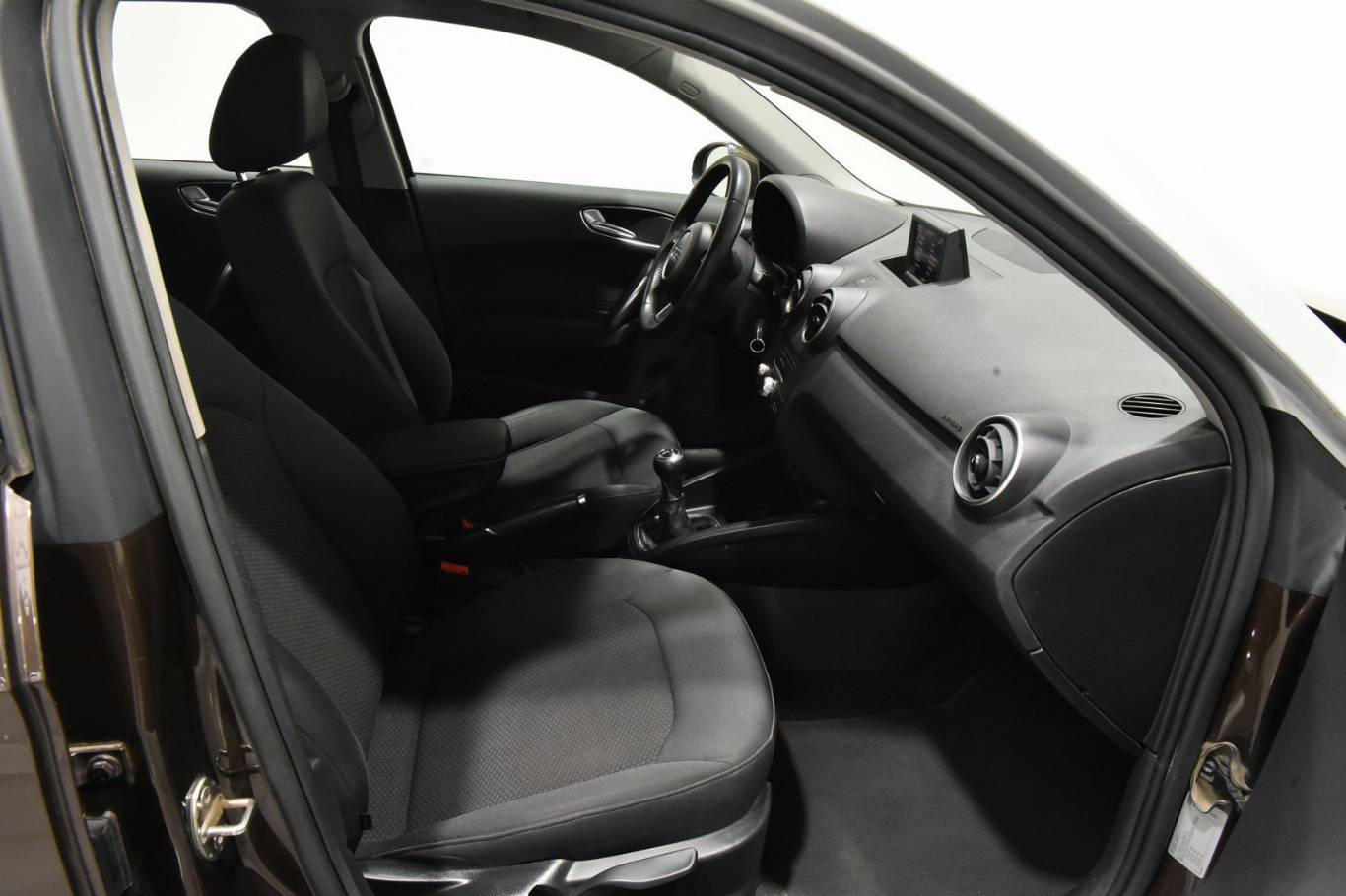 AUDI A1 21