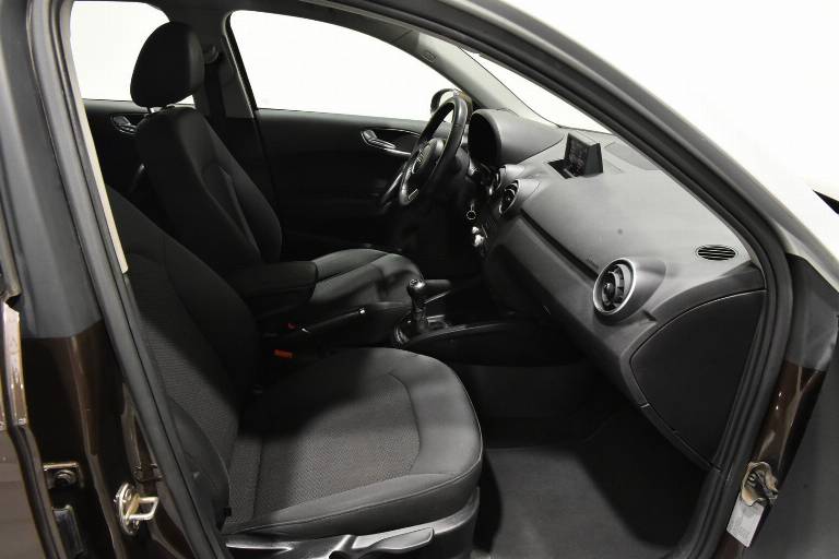 AUDI A1 21