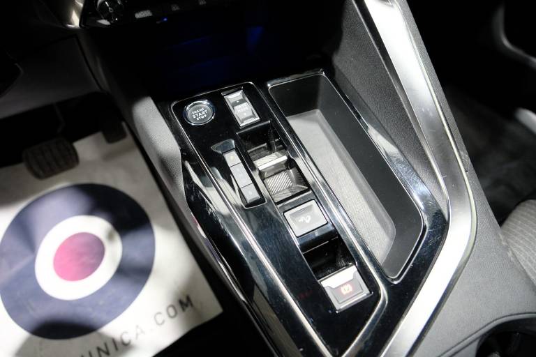 PEUGEOT 3008 29