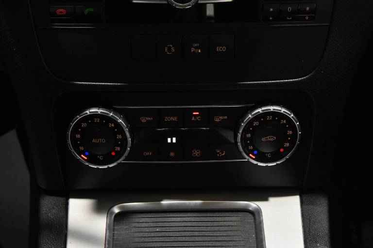 MERCEDES-BENZ GLK 220 11