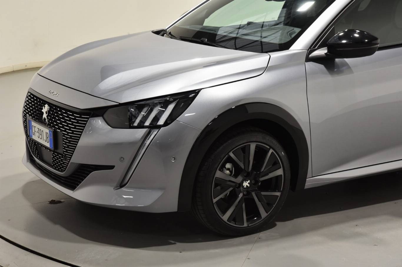 PEUGEOT 208 17